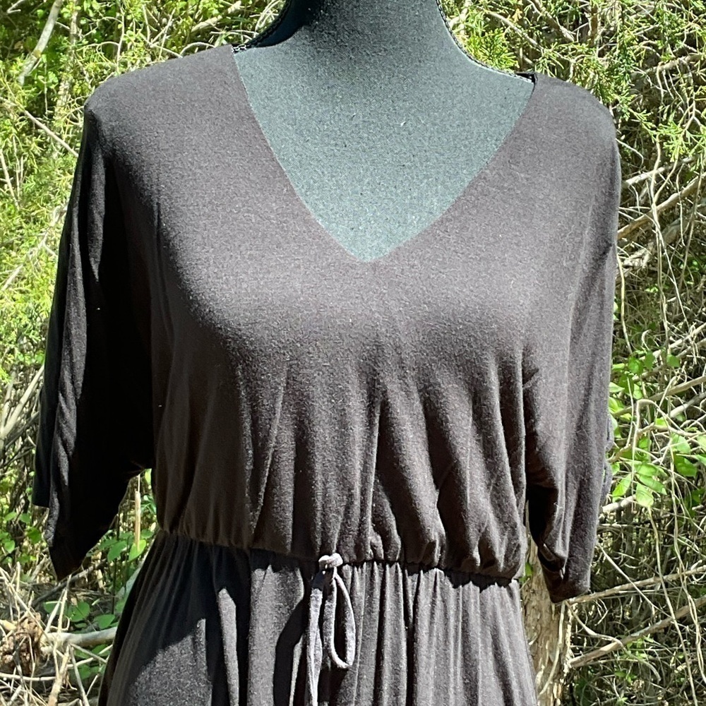 Venus dress. Size M. Half sleeve, v neck, belted waist, tulips skirt. Black. - Picture 2 of 8